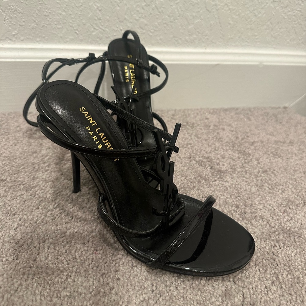 Yves Saint Laurent Sandals